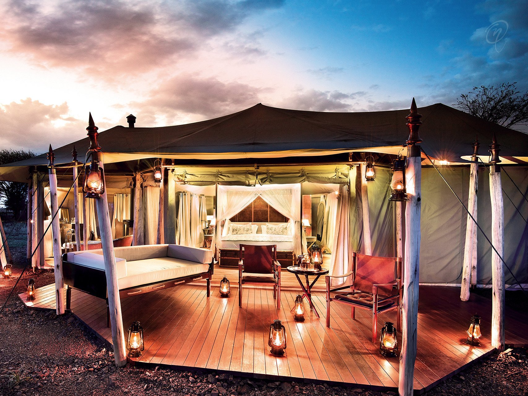 luxury-tent-with-solid